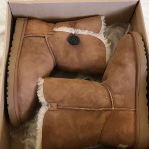 Bailey Button Uggs